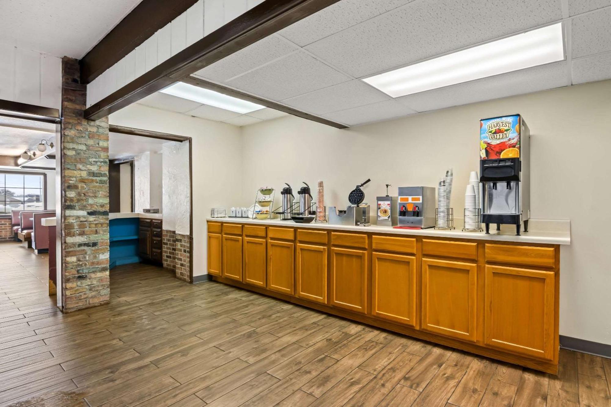 Econo Lodge Manistee Zewnętrze zdjęcie
