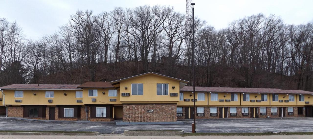 Econo Lodge Manistee Zewnętrze zdjęcie